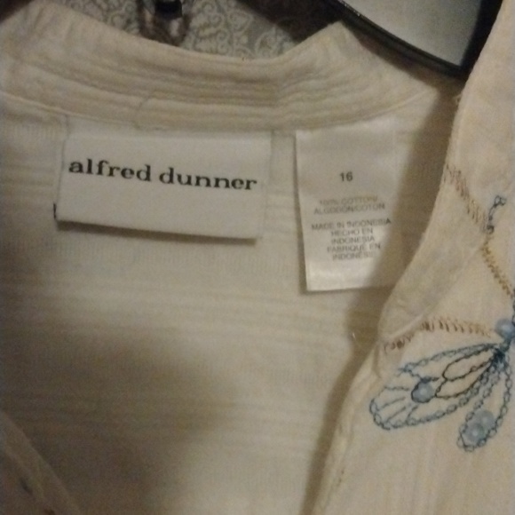 Alfred dunner Tops - An Alfred dunner top/blouse with playful piping in tan with blue dragonflies